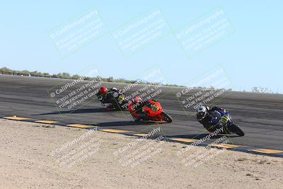 media/Nov-17-2024-CVMA (Sun) [[1fec520723]]/Race 11-Amateur Supersport Open/